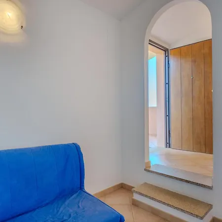 Apartment Mirto